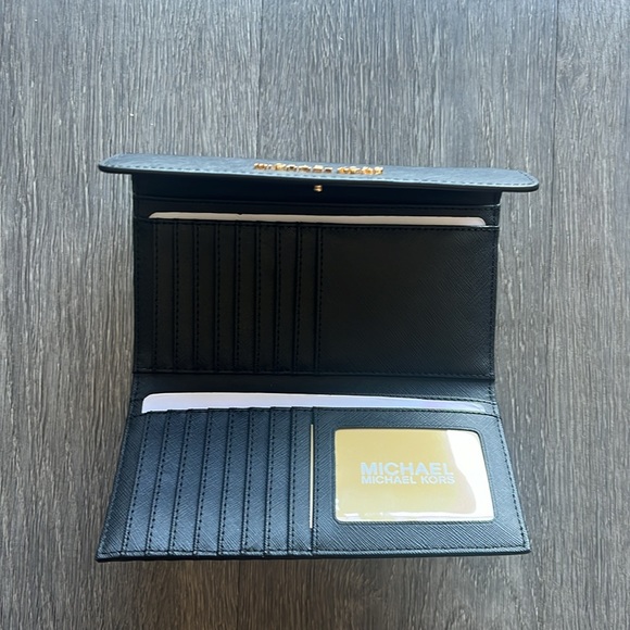 NWT Michael Kors | Jet Set Trifold Wallet | Black - Picture 5 of 7